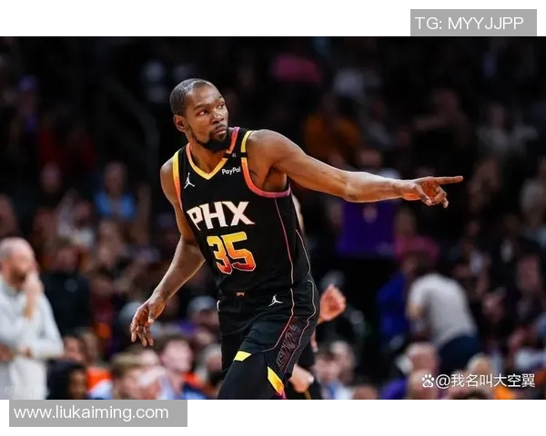 快船巨星乔治自强不息，渴望成长为球队领袖，与杜兰特共同奋斗追梦