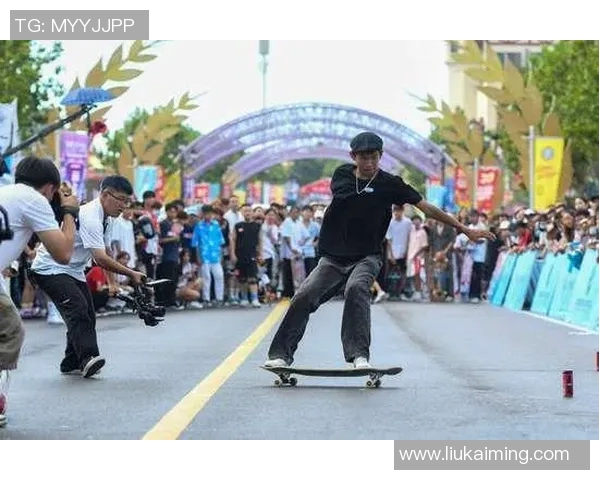 滑板文化的边缘探索:西安滑板队如何实现深度渗透与创新发展 滑板文化的边缘探索:西安滑板队如何实现深度渗透与创新发展