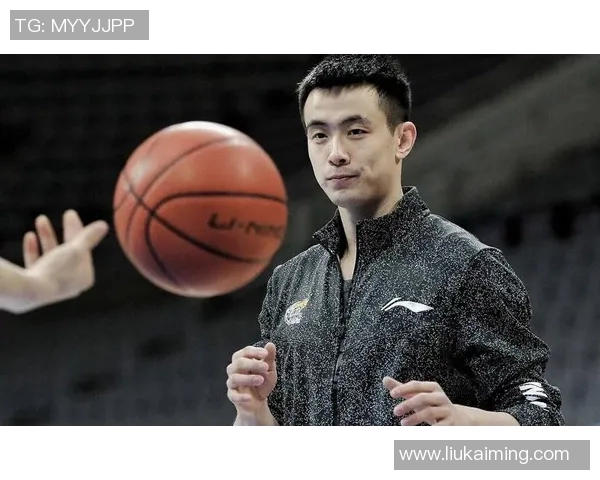 赵继伟送出绝杀三分,帮助球队取得关键胜利 赵继伟送出绝杀三分,帮助球队取得关键胜利